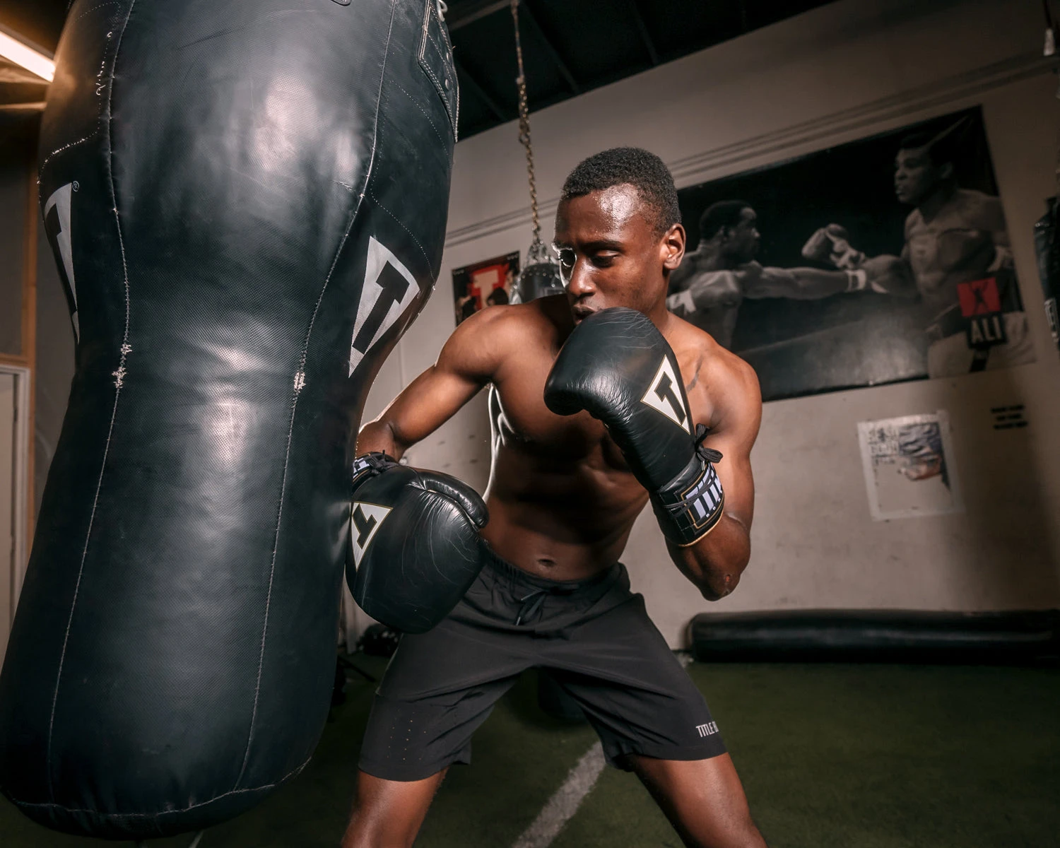 TITLE Boxeo Mexican Leather Lace Training Gloves Quatro 8 TITLE Boxeo Mexican Leather Lace Training Gloves Quatro - Image 8