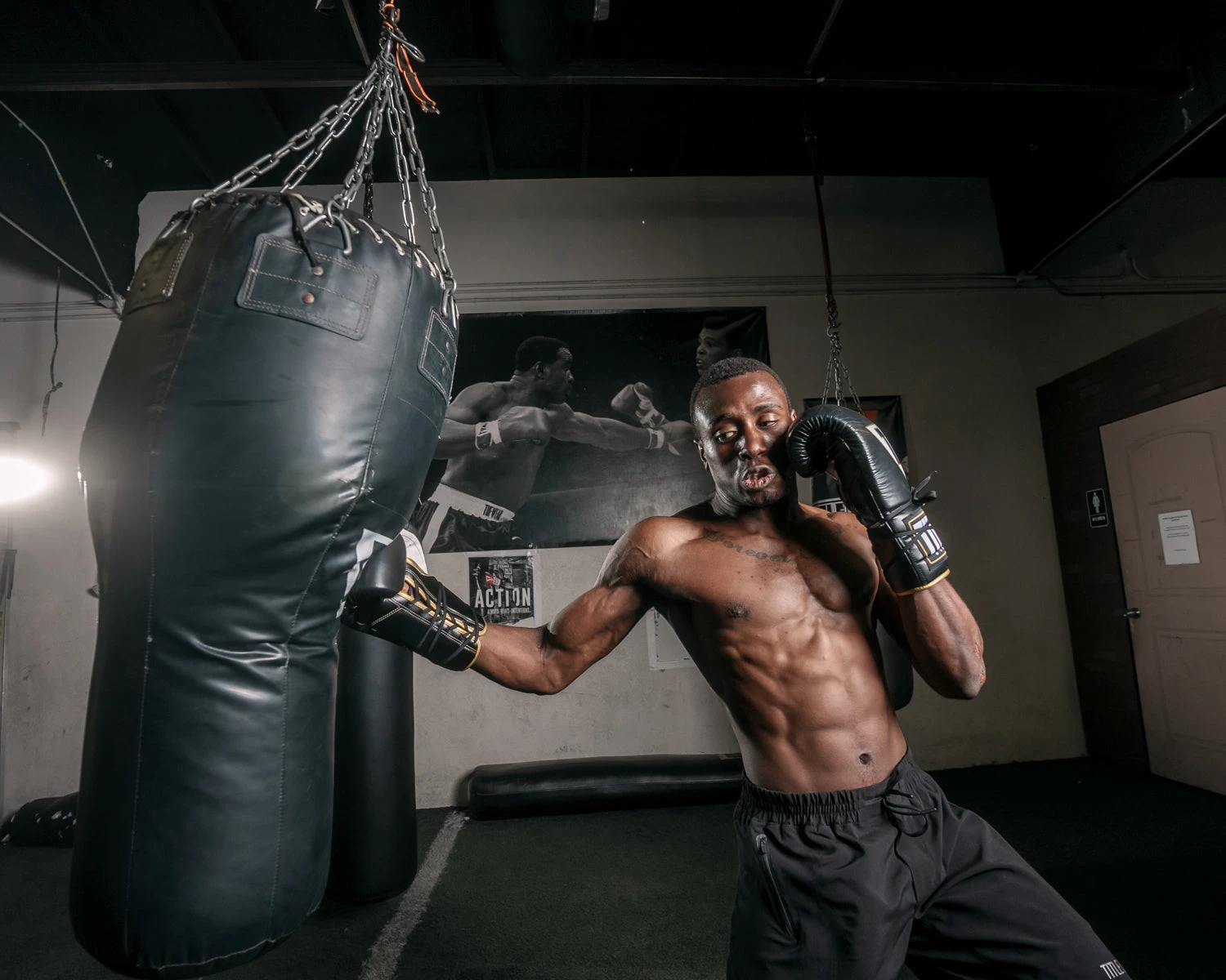 TITLE Boxeo Mexican Leather Lace Training Gloves Quatro 9 TITLE Boxeo Mexican Leather Lace Training Gloves Quatro - Image 9