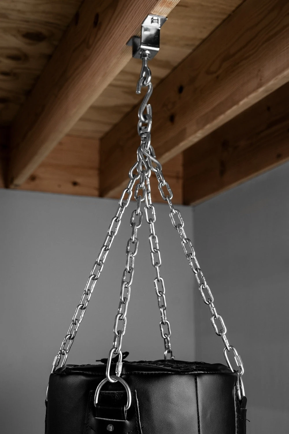 TITLE Boxing Heavy-Duty Heavy Bag Chain & Swivel - Up To 150 Lbs 2 TITLE Boxing Heavy-Duty Heavy Bag Chain & Swivel - Up To 150 Lbs - Image 2