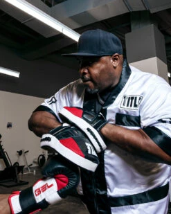 TITLE Boxing Aerovent Excel Incredi-Mitts 2.0 -Boxing Promotions Shop taepm2 bk rd wh 1